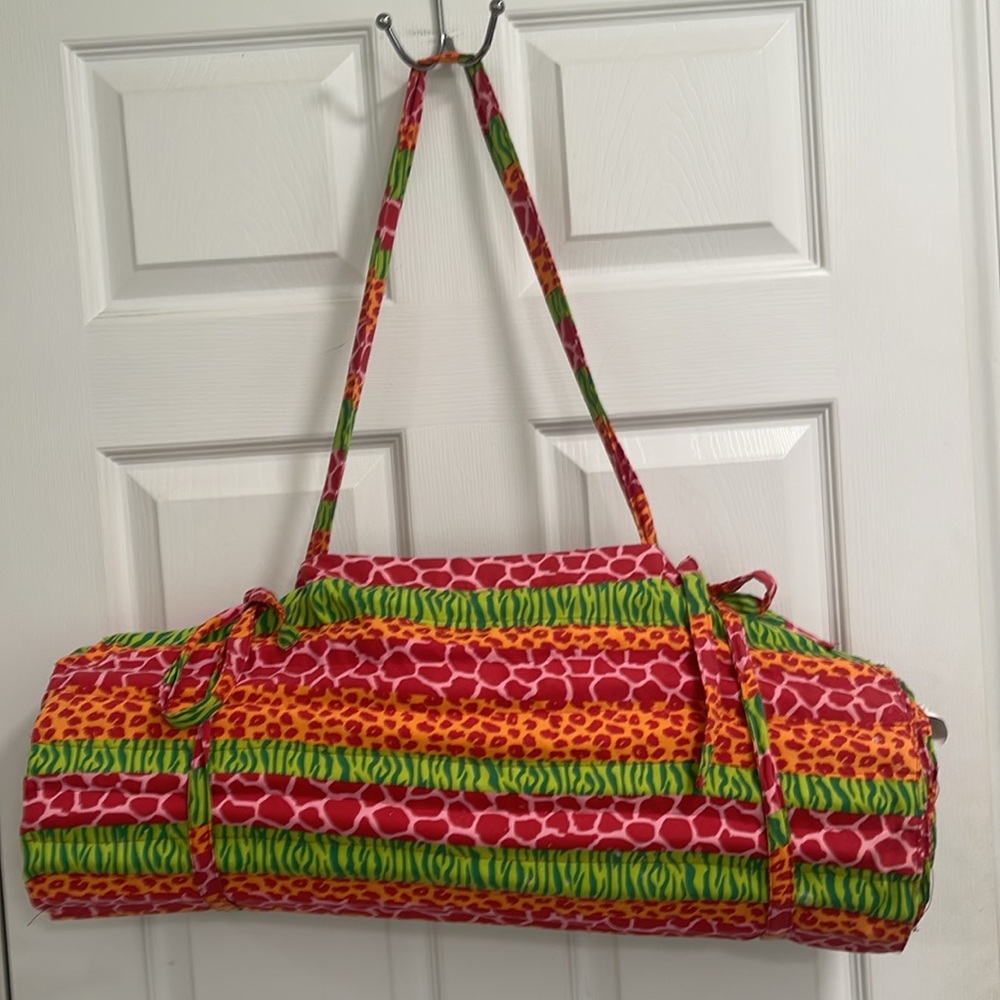 COLORFUL TANNING MAT WITH HANDLES NWOT